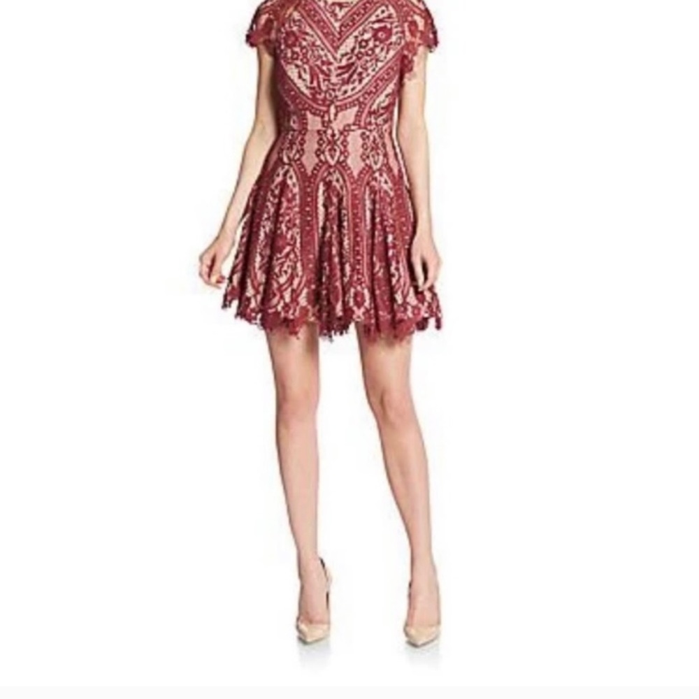 Stylestalker Vivid Lace Circle Mini Dress Red Nude Size XS Cocktail